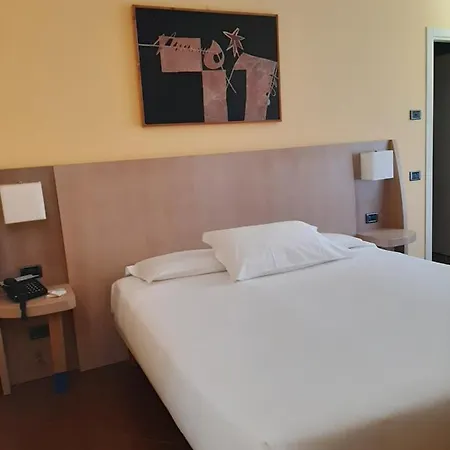 Hotel Chiaraluna