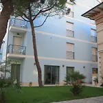Hotel Chiaraluna 3*