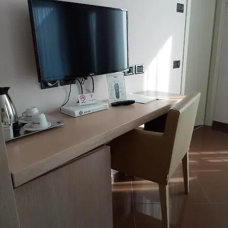 Chiaraluna ホテル 4*