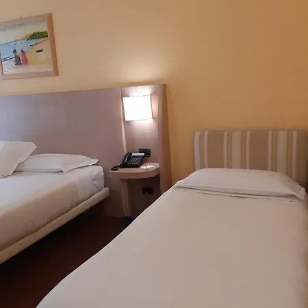 Chiaraluna ホテル 4*