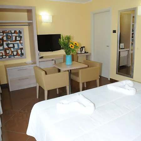 Chiaraluna ホテル 4*