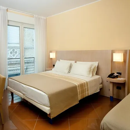 Chiaraluna Hotel 3*