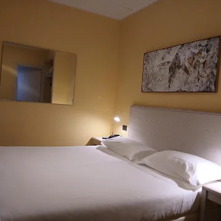 Chiaraluna Hotel 3*
