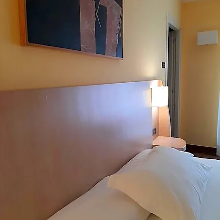 Chiaraluna 3* Чивитанова-Марке