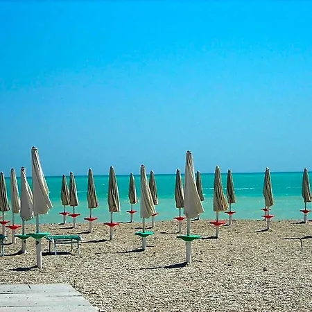 Hotel Chiaraluna 3*