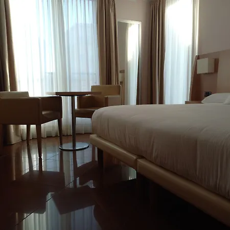 Chiaraluna Hotel 3*