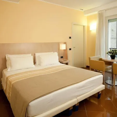 Chiaraluna 4* Чивитанова-Марке