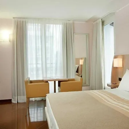 Chiaraluna チヴィタノーヴァ・マルケ